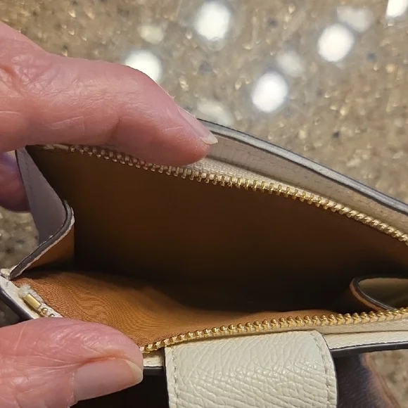 COACH Ivory Pebbled Wallet NEW WITHOUT TAGS - Picture 6 of 7